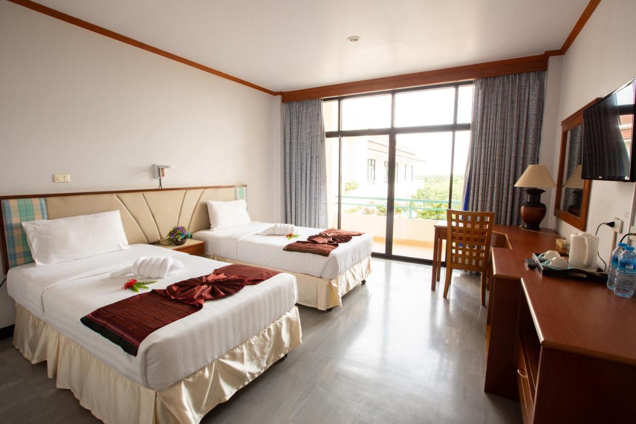 Surin Majestic Hotel Luaran gambar